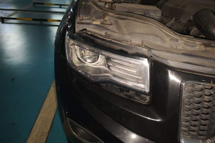 Used Jeep Grand Cherokee 2015 3.6L Elite Navigation Edition Right Front Headlight