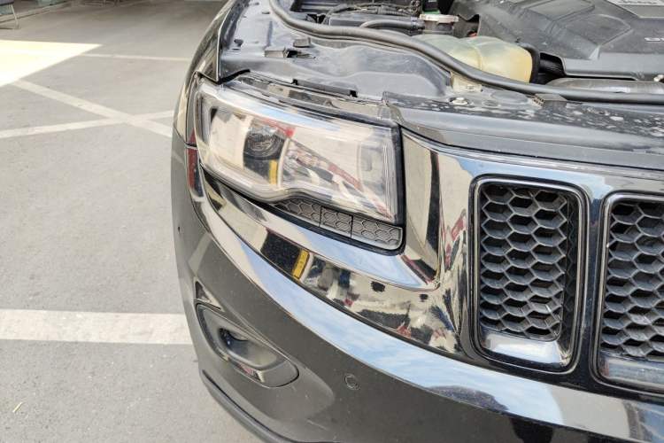 Used Jeep Grand Cherokee 2015 3.0TD Diesel Comfort Navigation Edition Right Front Headlight