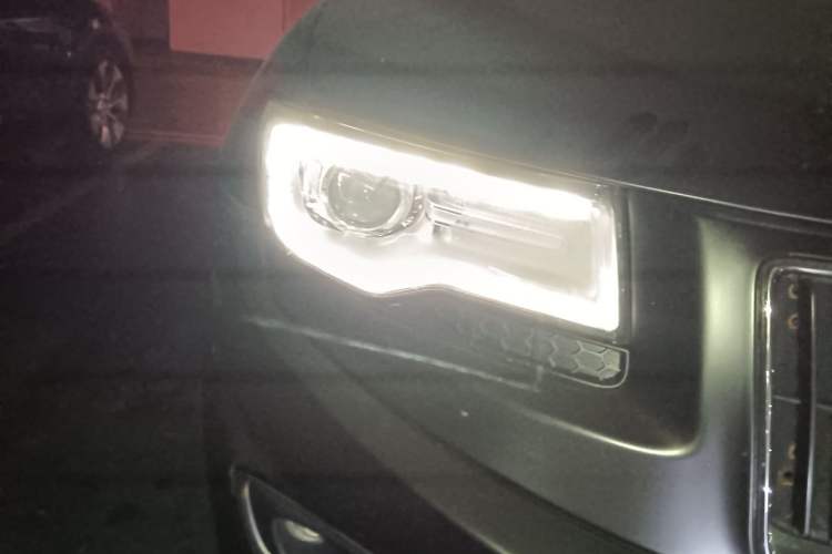 Used Jeep Grand Cherokee 2015 3.0L Comfort Navigation Edition Right Front Headlight