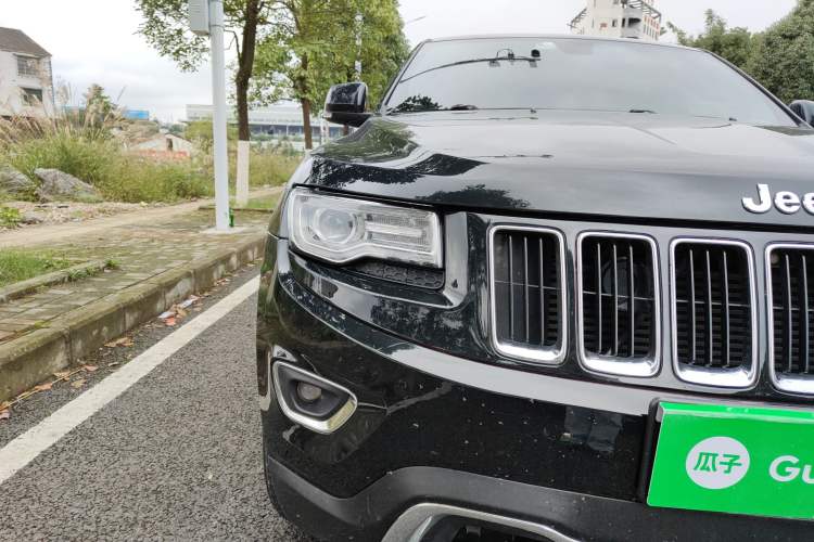 Used Jeep Grand Cherokee 2015 3.0TD Diesel Comfort Navigation Edition Right Front Headlight