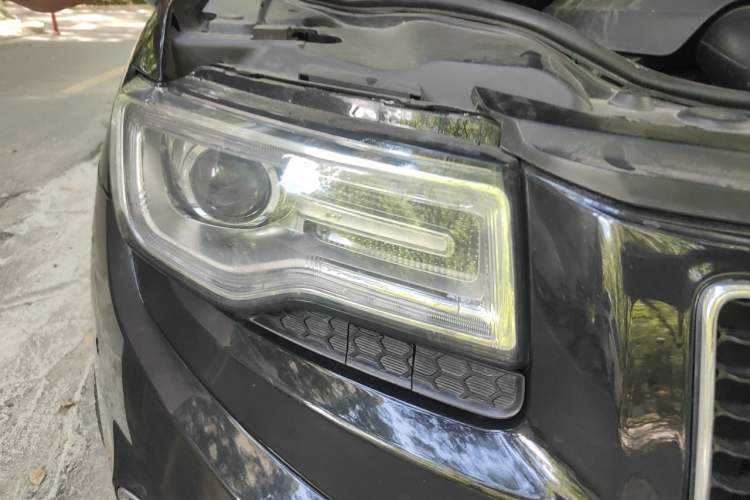 Used Jeep Grand Cherokee 2015 3.6L Luxury Navigation Edition Right Front Headlight