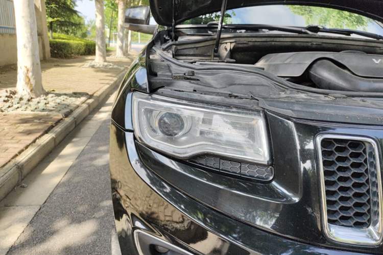 Used Jeep Grand Cherokee 2015 3.6L Elite Navigation Edition Right Front Headlight