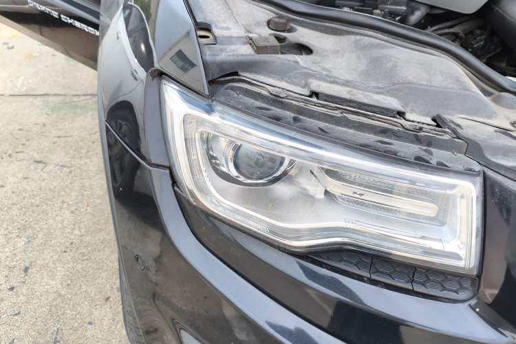 Used Jeep Grand Cherokee 2015 3.0L Elite Navigation Edition Right Front Headlight