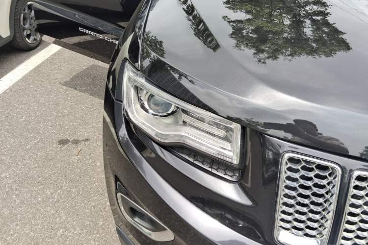 Used Jeep Grand Cherokee 2015 3.0TD Diesel Comfort Navigation Edition Right Front Headlight