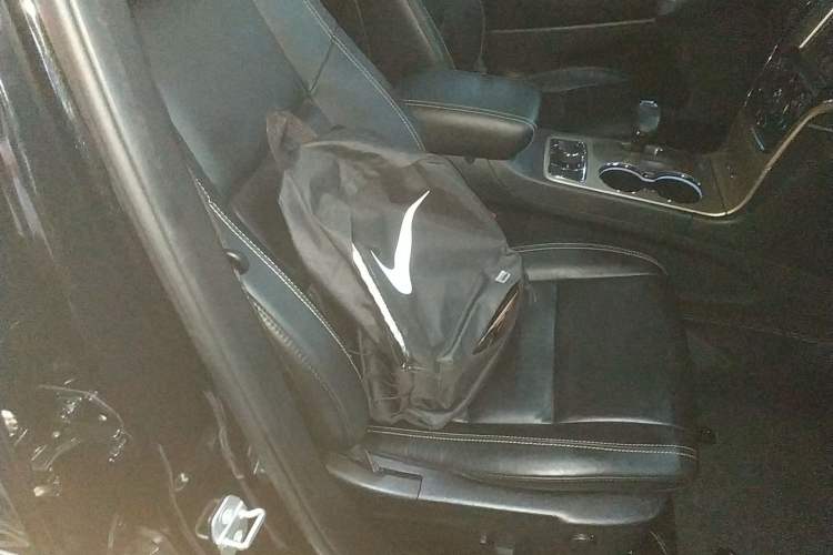 Used Jeep Grand Cherokee 2015 3.0L Comfort Navigation Edition Right Front Seat