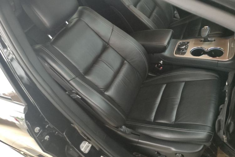 Used Jeep Grand Cherokee 2015 3.0L Comfort Navigation Edition Right Front Seat