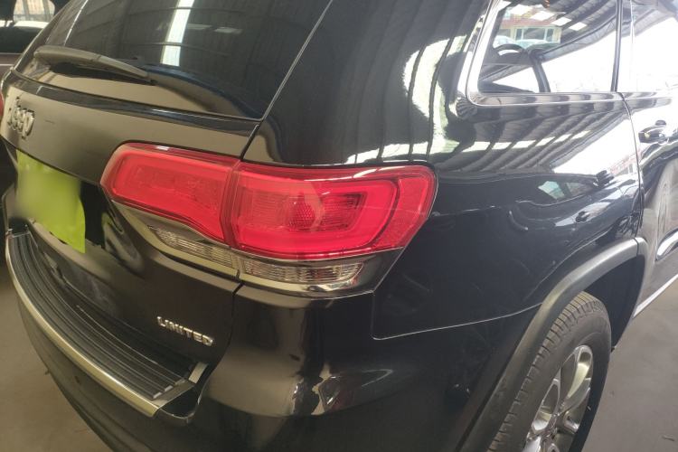 Used Jeep Grand Cherokee 2015 3.0L Elite Navigation Edition Right Rear Taillight