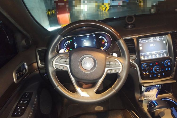Used Jeep Grand Cherokee 2015 3.6L Luxury Navigation Edition Steering Wheel