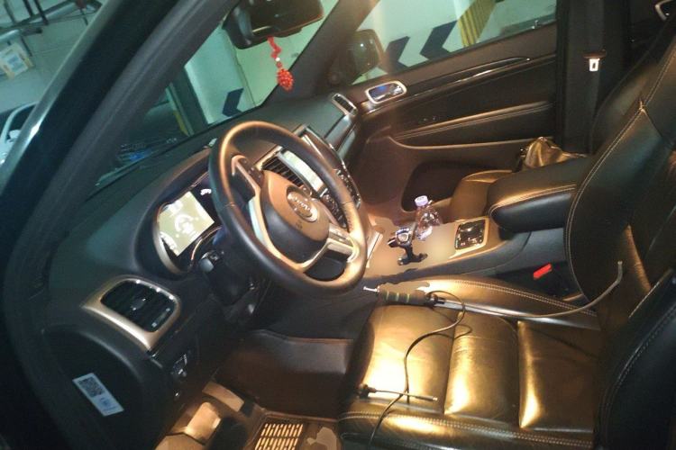 Used Jeep Grand Cherokee 2015 3.0L Comfort Navigation Edition Steering Wheel