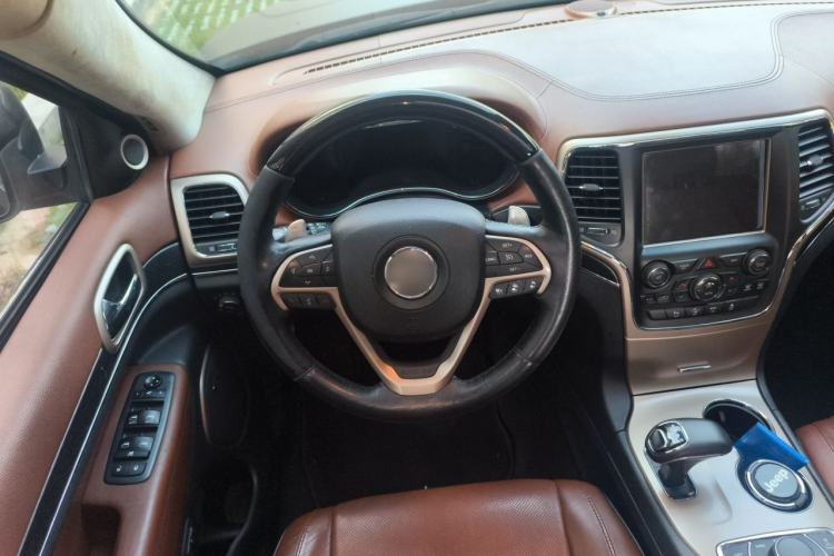 Used Jeep Grand Cherokee 2015 3.6L Flagship Prestige Edition Steering Wheel