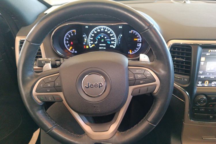 Used Jeep Grand Cherokee 2015 3.0L Elite Navigation Edition Steering Wheel