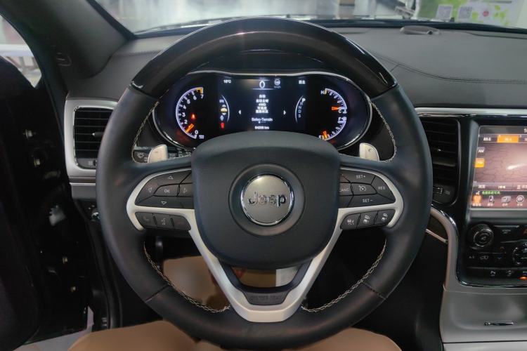 Used Jeep Grand Cherokee 2015 3.6L Luxury Navigation Edition Steering Wheel