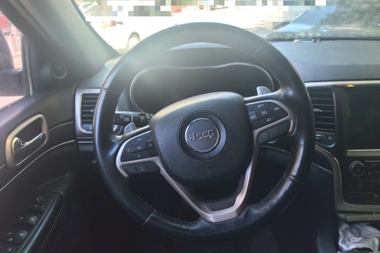 Used Jeep Grand Cherokee 2015 3.0L Comfort Navigation Edition Steering Wheel