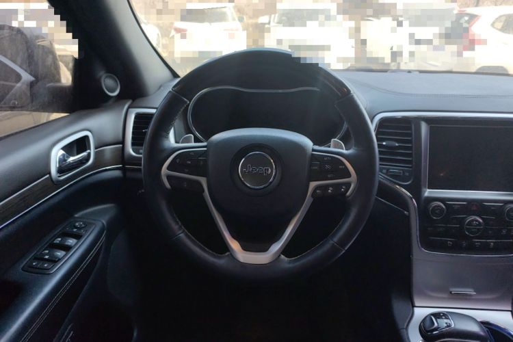 Used Jeep Grand Cherokee 2015 3.6L Luxury Navigation Edition Steering Wheel