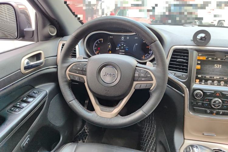 Used Jeep Grand Cherokee 2015 3.0TD Diesel Comfort Navigation Edition Steering Wheel