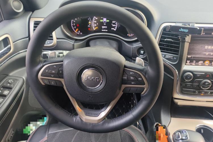 Used Jeep Grand Cherokee 2015 3.0L Comfort Navigation Edition Steering Wheel