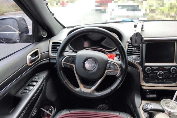 Used Jeep Grand Cherokee 2015 3.0TD Diesel Comfort Navigation Edition Steering Wheel