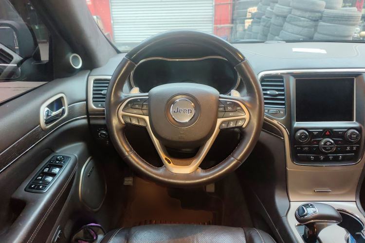 Used Jeep Grand Cherokee 2015 3.6L Flagship Prestige Edition Steering Wheel