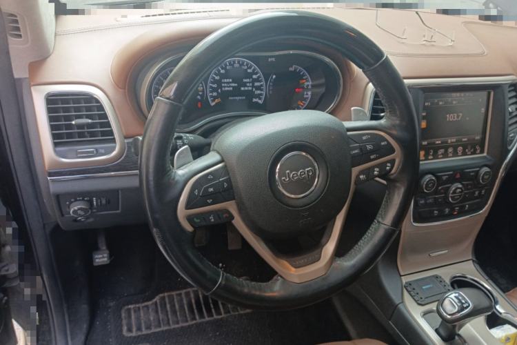 Used Jeep Grand Cherokee 2015 3.6L Flagship Prestige Edition Steering Wheel