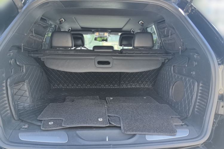 Used Jeep Grand Cherokee 2015 3.0L Comfort Navigation Edition Trunk