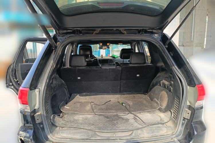 Used Jeep Grand Cherokee 2015 3.0L Elite Navigation Edition Trunk