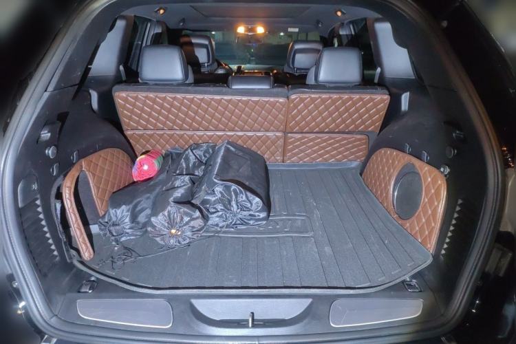 Used Jeep Grand Cherokee 2015 3.6L Elite Navigation Edition Trunk