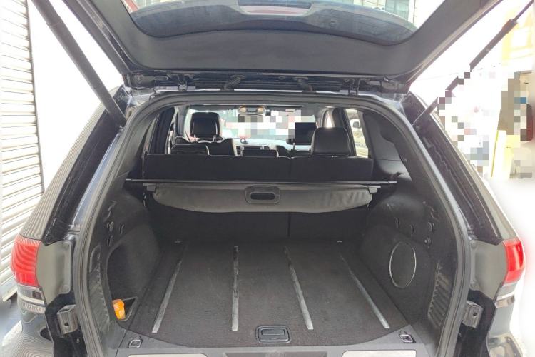 Used Jeep Grand Cherokee 2015 3.0TD Diesel Comfort Navigation Edition Trunk