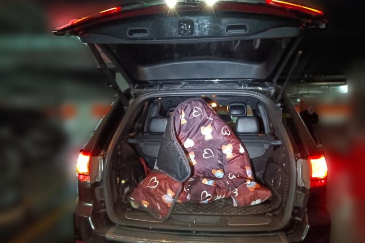 Used Jeep Grand Cherokee 2015 3.0L Comfort Navigation Edition Trunk