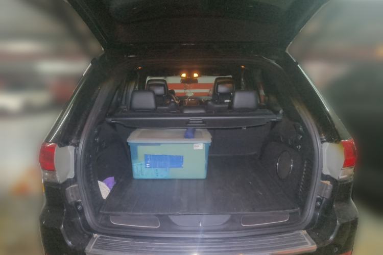 Used Jeep Grand Cherokee 2015 3.0L Comfort Navigation Edition Trunk