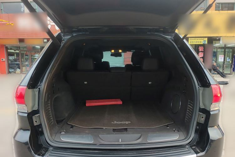 Used Jeep Grand Cherokee 2015 3.6L Flagship Prestige Edition Trunk