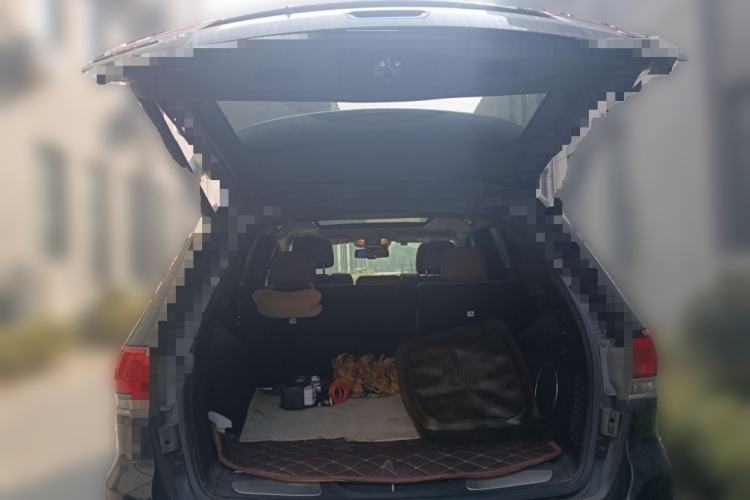 Used Jeep Grand Cherokee 2015 3.6L Flagship Prestige Edition Trunk