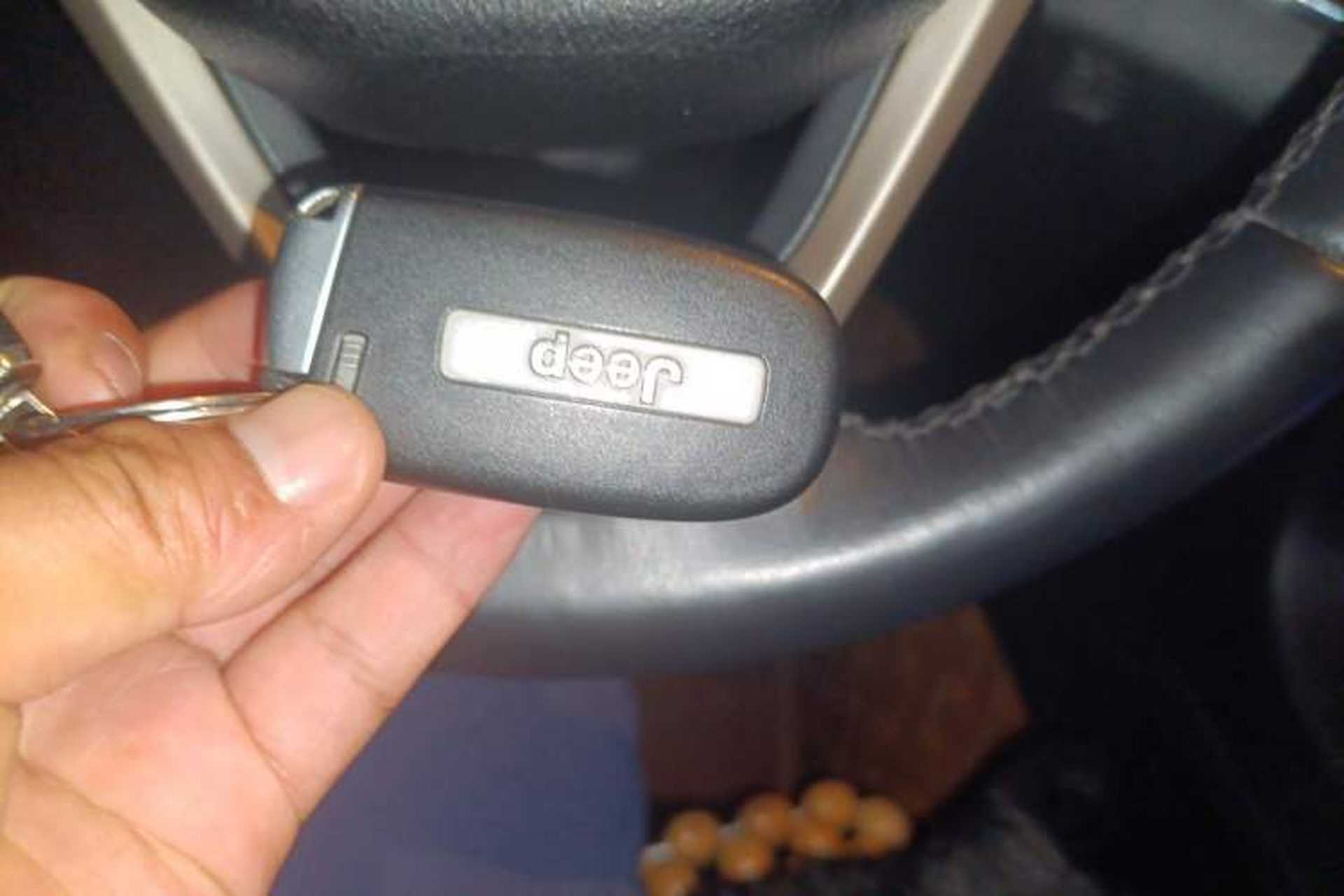 Used Jeep Grand Cherokee 2015 3.0TD Diesel Comfort Navigation Edition Vehicle Key
