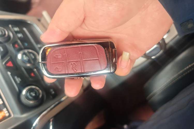 Used Jeep Grand Cherokee 2015 3.0L Comfort Navigation Edition Vehicle Key
