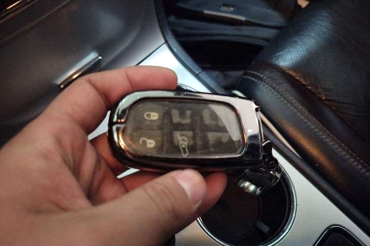 Used Jeep Grand Cherokee 2015 3.6L Luxury Navigation Edition Vehicle Key