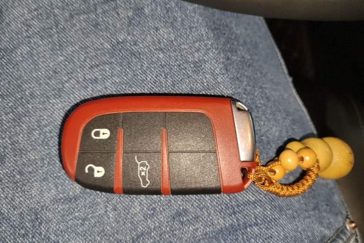 Used Jeep Grand Cherokee 2015 3.0L Comfort Navigation Edition Vehicle Key