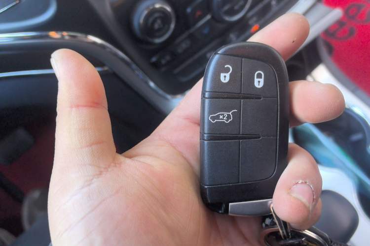 Used Jeep Grand Cherokee 2015 3.6L Luxury Navigation Edition Vehicle Key