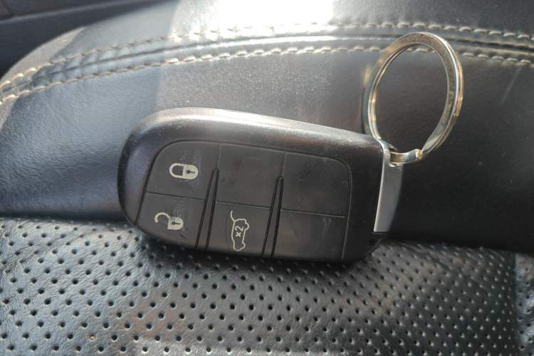 Used Jeep Grand Cherokee 2015 3.0L Elite Navigation Edition Vehicle Key