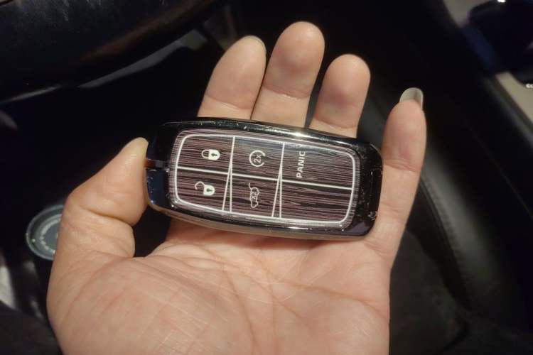 Used Jeep Grand Cherokee 2015 3.6L Elite Navigation Edition Vehicle Key