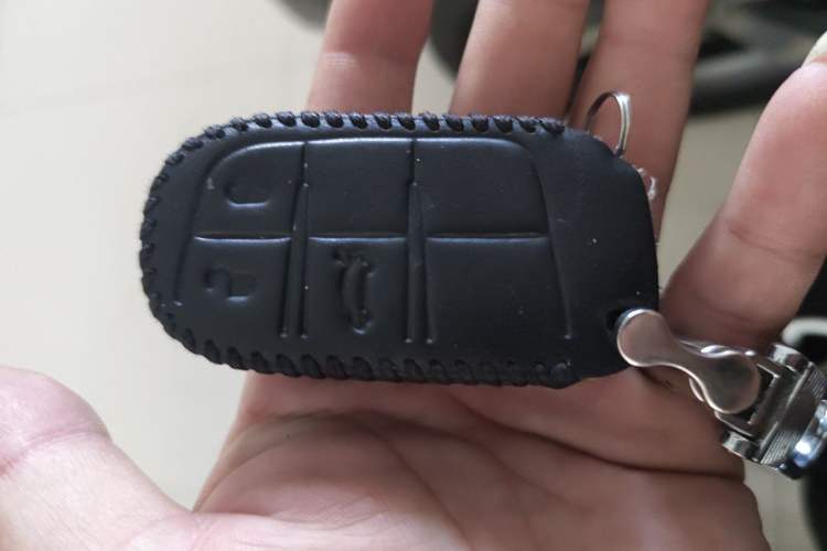 Used Jeep Grand Cherokee 2015 3.6L Elite Navigation Edition Vehicle Key
