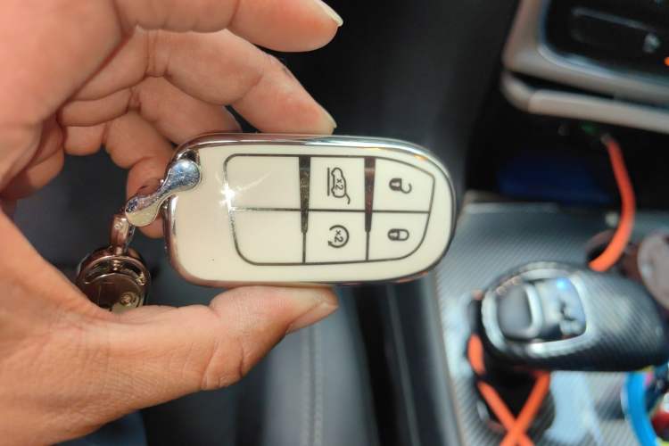 Used Jeep Grand Cherokee 2015 3.0L Comfort Navigation Edition Vehicle Key