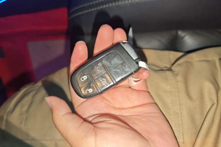 Used Jeep Grand Cherokee 2015 3.0L Comfort Navigation Edition Vehicle Key