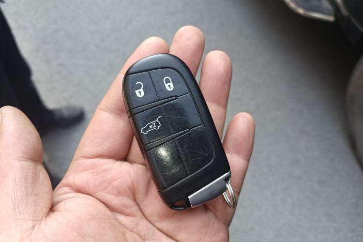 Used Jeep Grand Cherokee 2015 3.6L Flagship Prestige Edition Vehicle Key