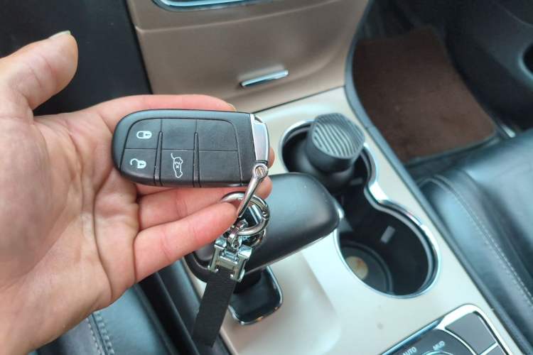 Used Jeep Grand Cherokee 2015 3.0L Elite Navigation Edition Vehicle Key