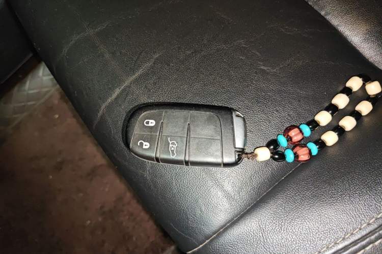 Used Jeep Grand Cherokee 2015 3.0L Comfort Navigation Edition Vehicle Key