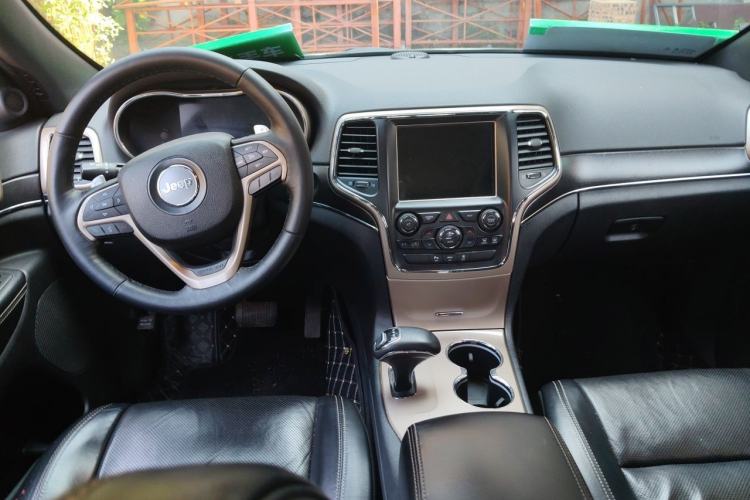 Used Jeep Grand Cherokee 2015 3.0L Elite Navigation Edition Center Console