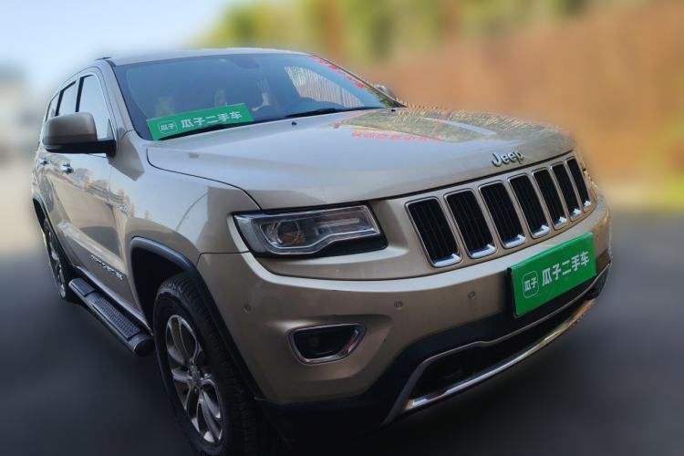 Used Jeep Grand Cherokee 2015 3.0L Elite Navigation Edition Front Right 45 Deg
