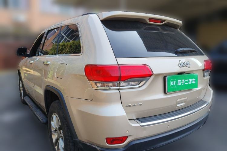 Used Jeep Grand Cherokee 2015 3.0L Elite Navigation Edition Rear Left 45 Deg