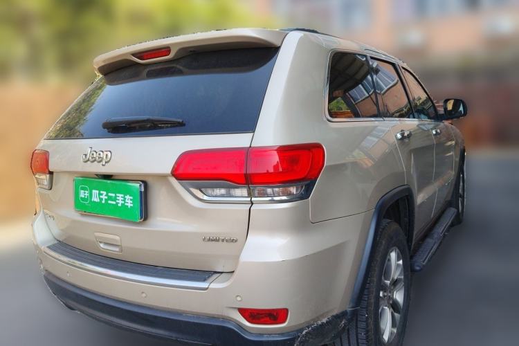 Used Jeep Grand Cherokee 2015 3.0L Elite Navigation Edition Rear Right 45 Deg