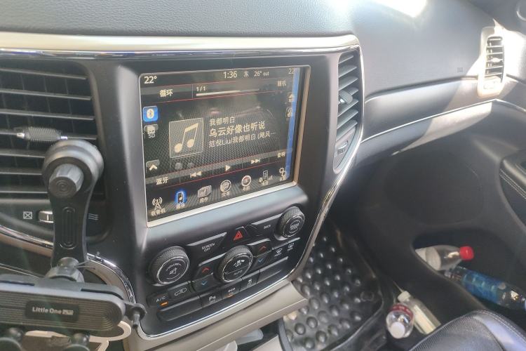 Used Jeep Grand Cherokee 2015 3.0L Elite Navigation Edition Audio And AC Panel