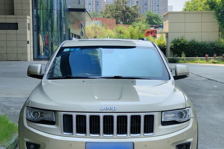 Used Jeep Grand Cherokee 2015 3.0TD Diesel Elite Navigation Edition Exterior 3